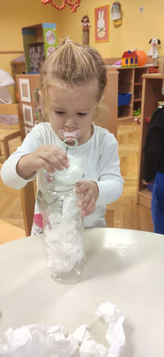 Igre pedagoški neoblikovanim materijalom